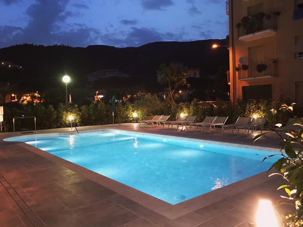 Hotel Riviera Deiva Marina Bagian luar foto