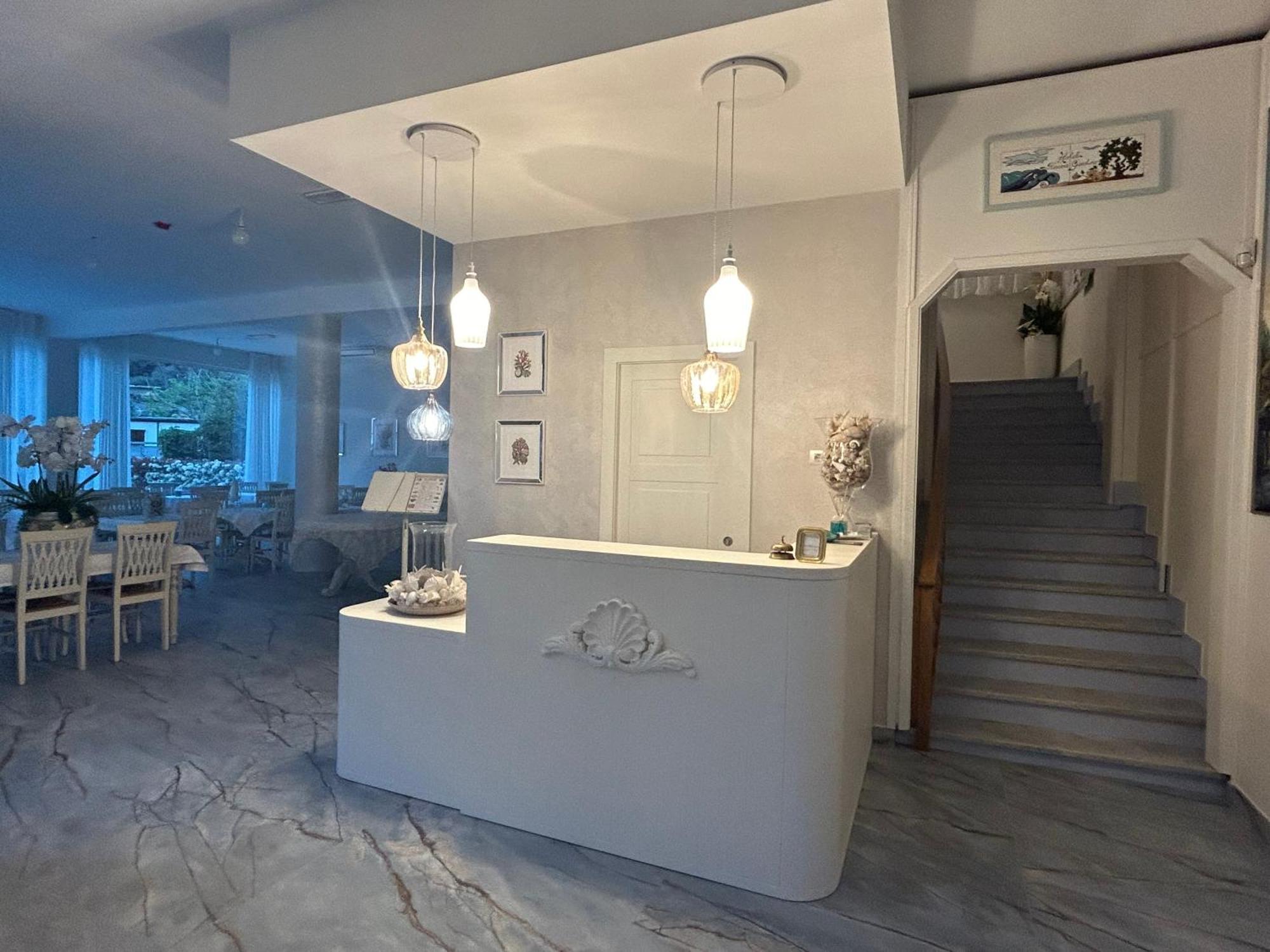 Hotel Riviera Deiva Marina Bagian luar foto